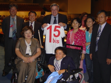 Ambassador Don MacKay (with T-Shirt) and members of the South Korean delegation.