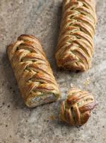 Pg Chunky Chicken Apricot Spinach Pastry Plaits